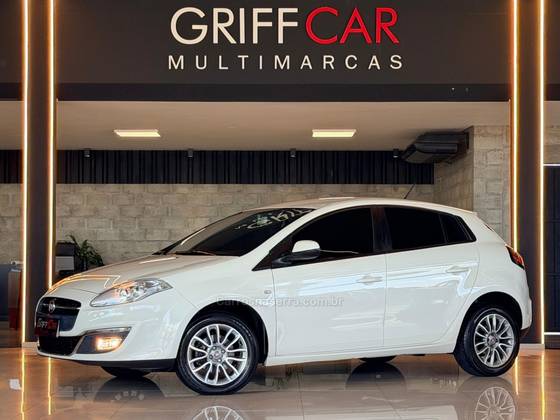 FIAT BRAVO 1.8 ESSENCE 16V FLEX 4P MANUAL FIAT BRAVO 1.8 ESSENCE 16V FLEX 4P MANUAL